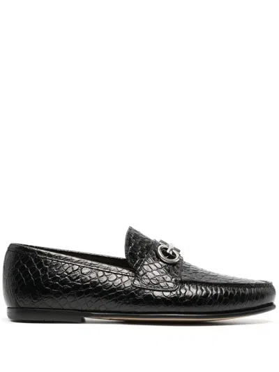 Ferragamo Gancini Buckle Loafers In 黑色