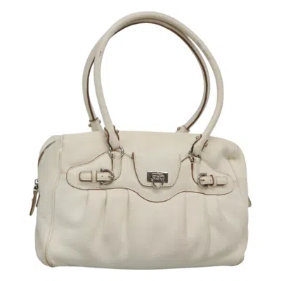 Pre-owned Ferragamo Gancini Buckle Shoulder Bag Leather Leather Bag () In White