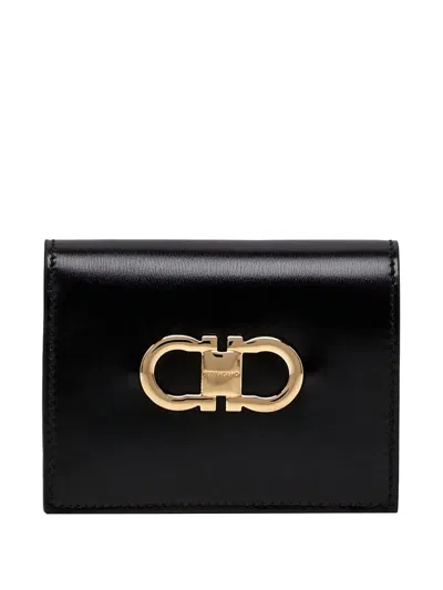 Ferragamo Compact Gancini Hardware Reversible Cardholder In Black