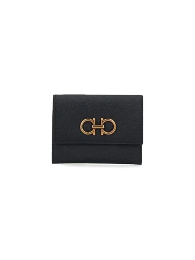 Ferragamo Gancini Tri-fold Leather Wallet In Black