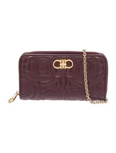 Pre-owned Ferragamo Gancini Clutch In Burgundy