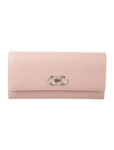 Pre-owned Ferragamo Gancini Clutch In Pink