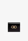 Ferragamo Logo-plaque Leather Wallet In Black