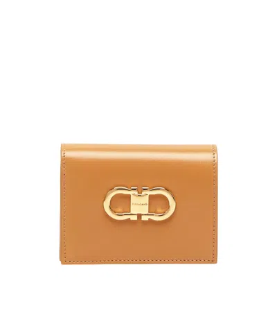 Ferragamo Gancini-plaque Leather Wallet In Beige