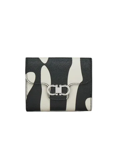 Ferragamo Gancini Compact Wallet In Black