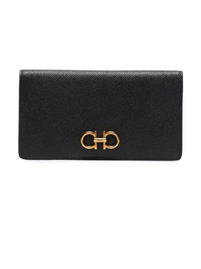 Ferragamo Gancini Continental Wallet In Hammered Leather In Black