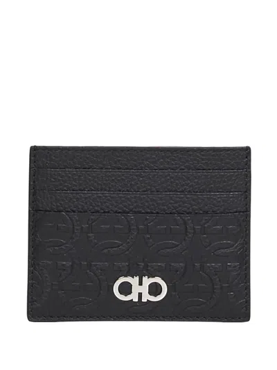 Ferragamo Textured Multiple Slots Metallic Emblem Leather Wallet In Black