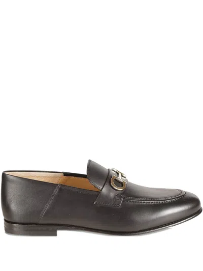Ferragamo Gancini-detail Loafers In Black