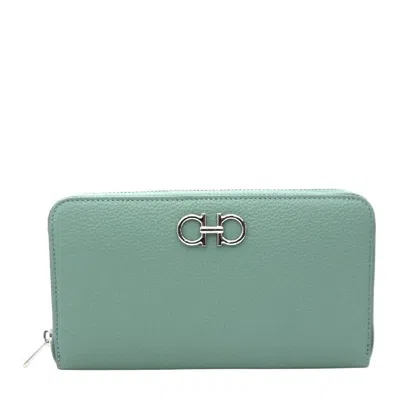 Ferragamo Gancini Detailed Zip Wallet In Green