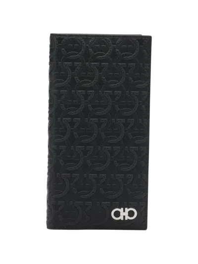 Ferragamo Gancini Embossed-leather Cardholder In Black