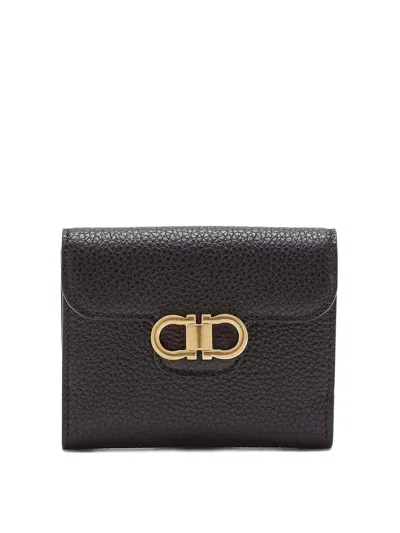 FERRAGAMO GANCINI GRAINED LEATHER COMPACT WALLET