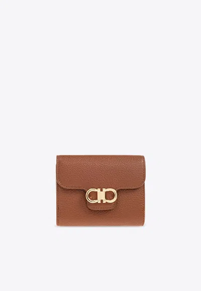 Ferragamo Gancini Grained Leather Compact Wallet In Multi