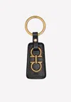 Ferragamo Gancini Keychain In Hammered Leather In Black