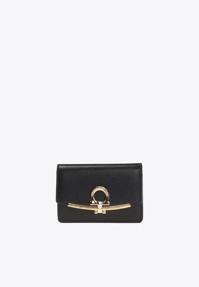 Ferragamo Gancini Leather Cardholder In Black