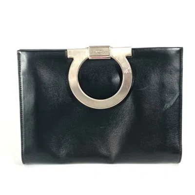 Pre-owned Ferragamo Gancini Leather Clutch Bag () In Black