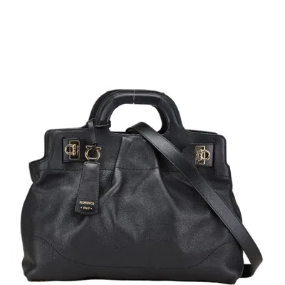 Pre-owned Ferragamo Gancini Leather Handbag Shoulder Bag ()