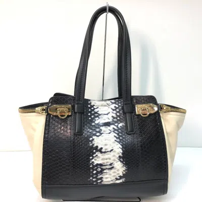 Pre-owned Ferragamo Gancini Leather Handbag Shoulder Bag () In Black