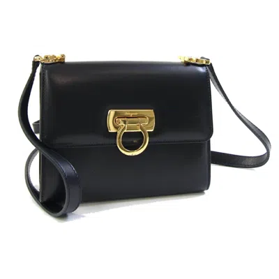Pre-owned Ferragamo Gancini Leather Pochette Shoulder Bag () In Black