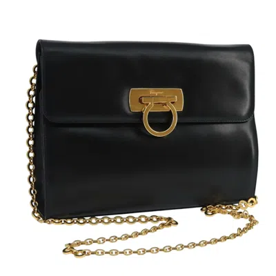 Pre-owned Ferragamo Gancini Leather Shoulder Bag () In Black