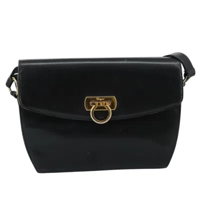 Pre-owned Ferragamo Gancini Leather Shoulder Bag () In Black
