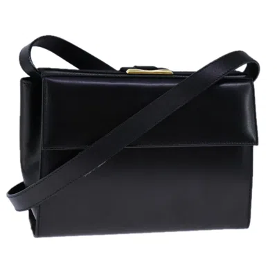 Pre-owned Ferragamo Gancini Leather Shoulder Bag () In Black