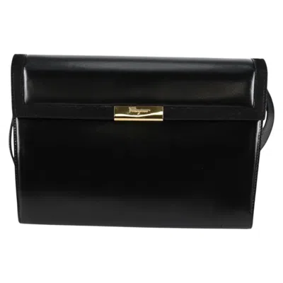 Pre-owned Ferragamo Gancini Leather Shoulder Bag () In Black