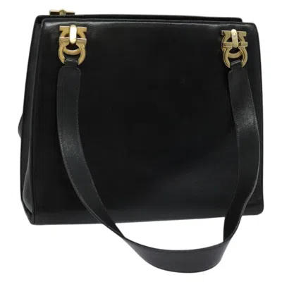 Pre-owned Ferragamo Gancini Leather Shoulder Bag () In Black