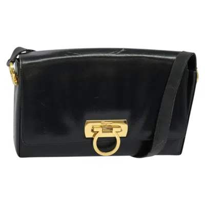 Pre-owned Ferragamo Gancini Leather Shoulder Bag () In Black