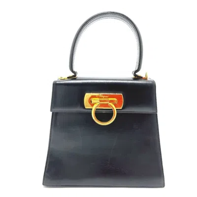 Pre-owned Ferragamo Gancini Leather Shoulder Bag () In Black