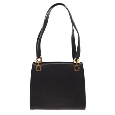 Pre-owned Ferragamo Gancini Leather Shoulder Bag () In Black