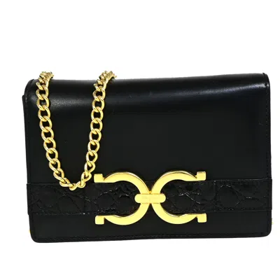 Pre-owned Ferragamo Gancini Leather Shoulder Bag () In Black