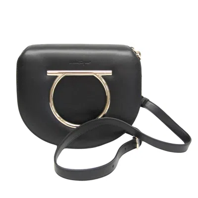 Pre-owned Ferragamo Gancini Leather Shoulder Bag () In Black
