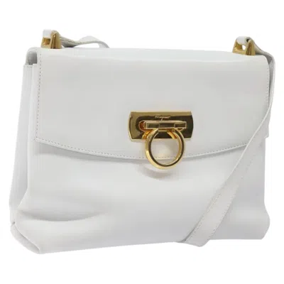 Pre-owned Ferragamo Gancini Leather Shoulder Bag () In White