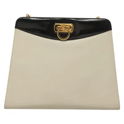 Pre-owned Ferragamo Gancini Leather Shoulder Bag () In White
