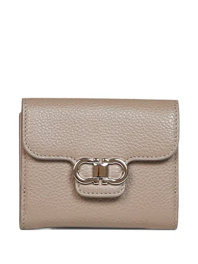 FERRAGAMO GANCINI LEATHER WALLET