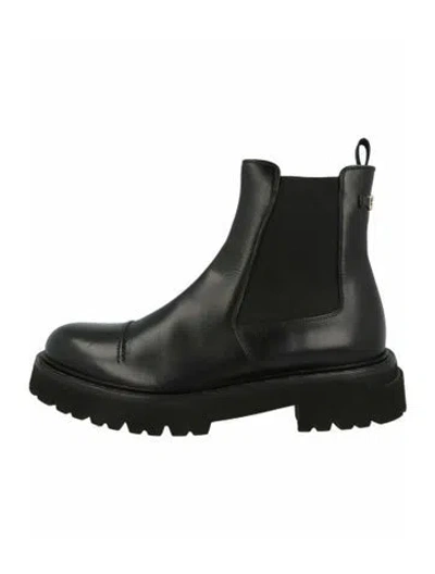 Pre-owned Ferragamo Gancini Logo Calf Leather Chelsea Boots W/ Tags In Black