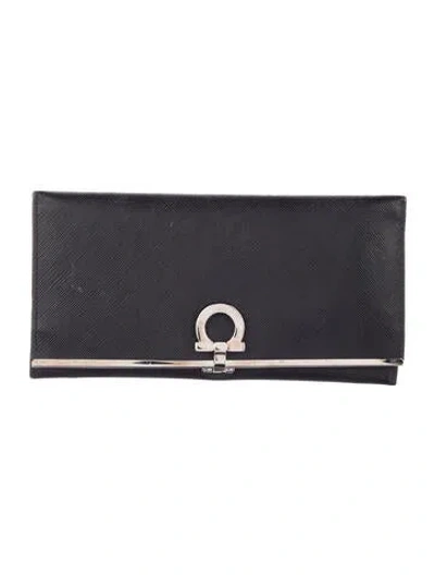 Pre-owned Ferragamo Gancini Logo Leather Continental Wallet In Black