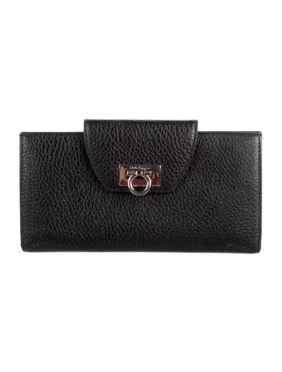 Pre-owned Ferragamo Gancini Logo Leather Continental Wallet In Black