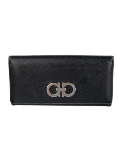 Pre-owned Ferragamo Gancini Logo Leather Continental Wallet In Black