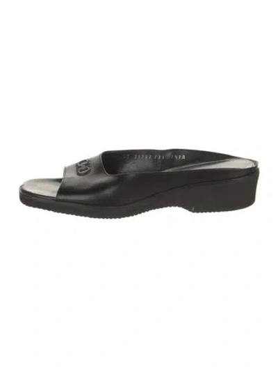 Pre-owned Ferragamo Gancini Logo Leather Slides In Black