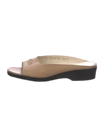 Pre-owned Ferragamo Gancini Logo Leather Slides In Neutral