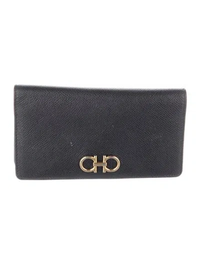 Pre-owned Ferragamo Gancini Logo Leather Wallet In Black