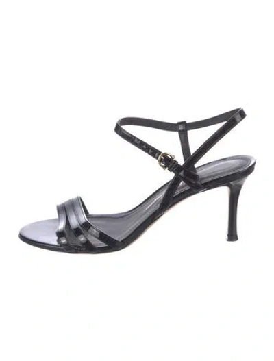 Pre-owned Ferragamo Gancini Logo Patent Leather In Black