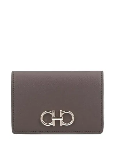 Ferragamo Gancini Logo-plaque Leather Wallet In Gray