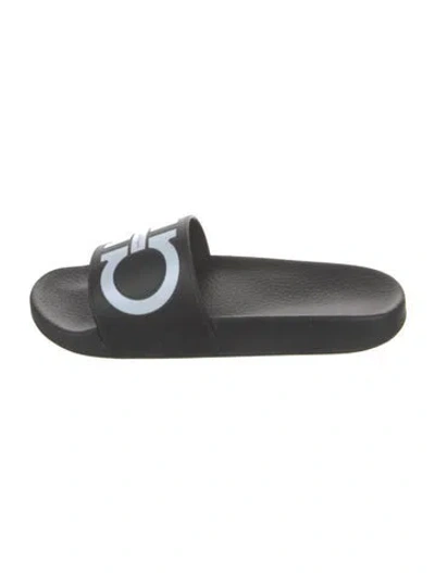 Pre-owned Ferragamo Gancini Logo Rubber Slides In Black