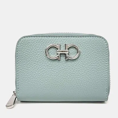 Pre-owned Ferragamo Gancini Mint Leather Card Wallet In Green