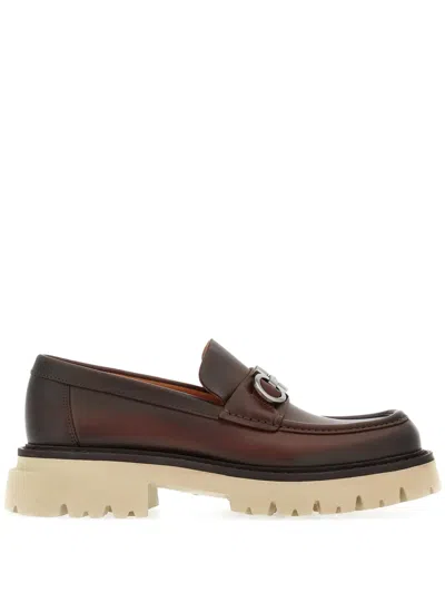 Ferragamo Loafer Mit Gancini-schild In Brown