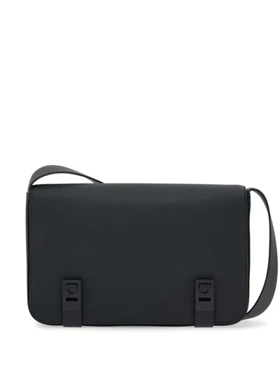 Ferragamo Gancini-plaque Leather Messenger Bag In Black