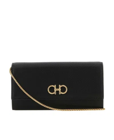 Ferragamo Gancini-plaque Leather Purse In Black
