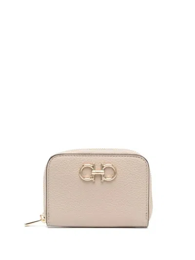 Ferragamo Gancini-plaque Leather Purse In Brown